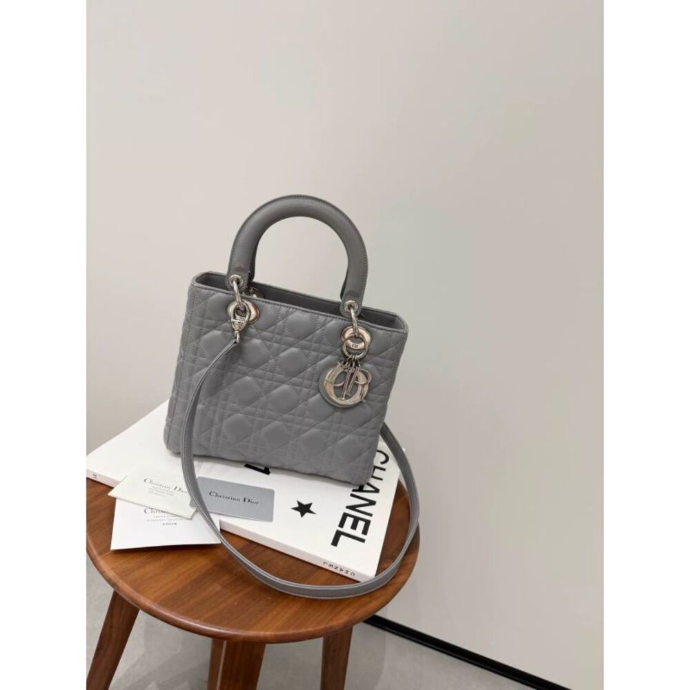 Dior Women Pre-Loved Bag Brand New Condition